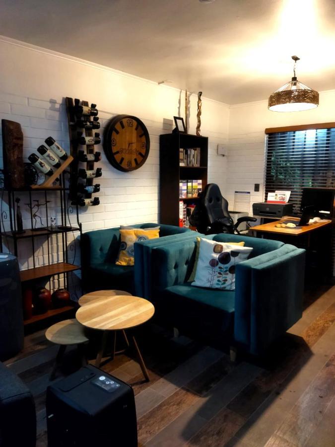 Casa Roble Anejo Bed & Breakfast Санта-Крус Экстерьер фото